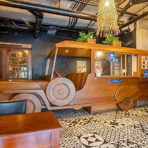 Connector Hostel